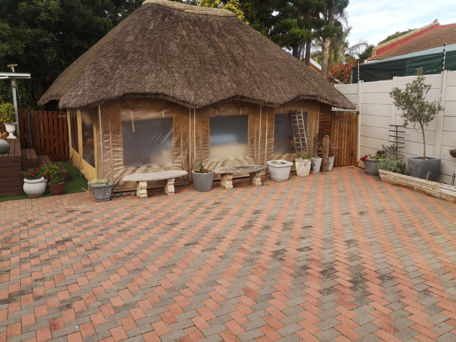 4 Bedroom Property for Sale in Azalea Park Eastern Cape